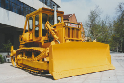 dg视讯推土机累计销量突破2000台；被国家经贸部批准为进出口自营权企业。