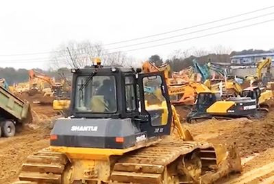 1月23日夜间，dg视讯设备开足马力，与时间赛跑，全速开启“武汉版小汤山”医院的建设。